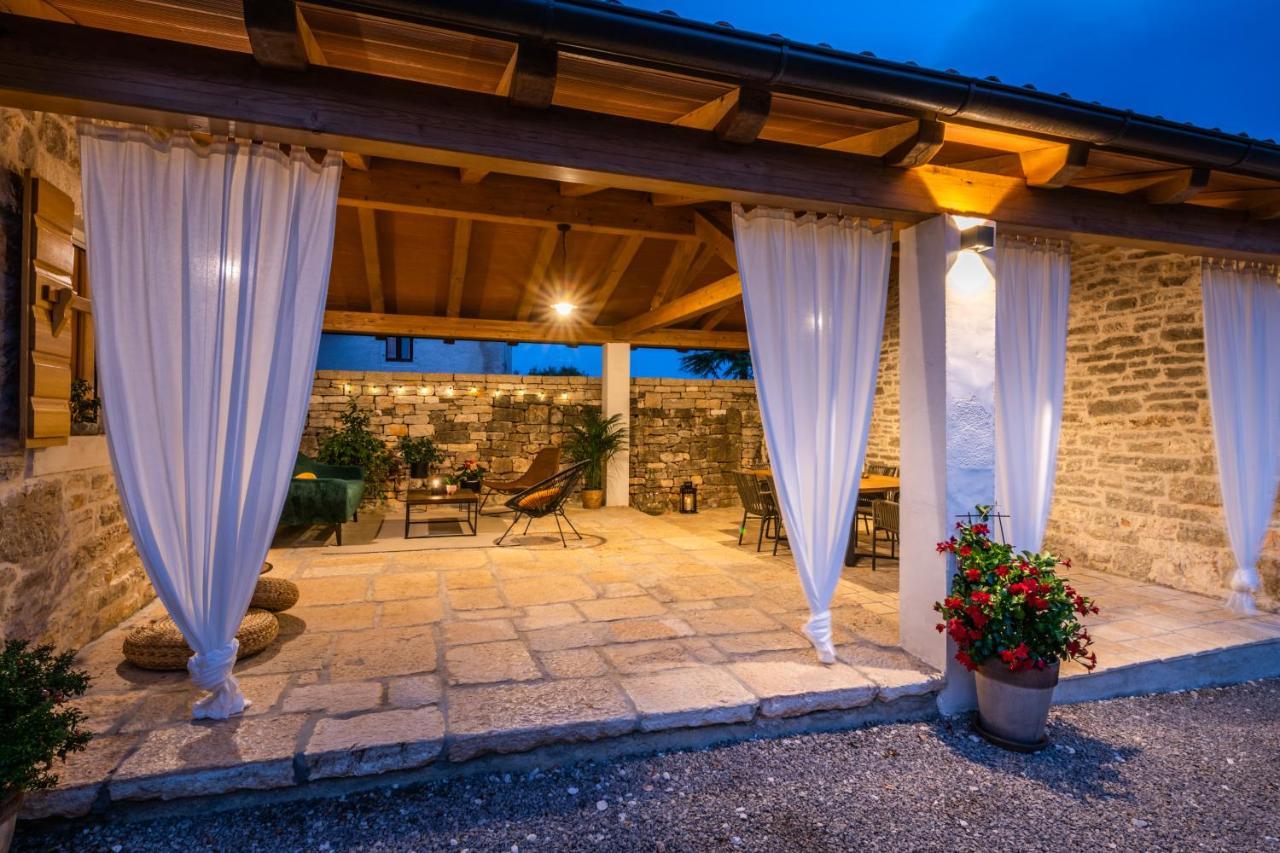 Honey House Villa Jural Exterior photo