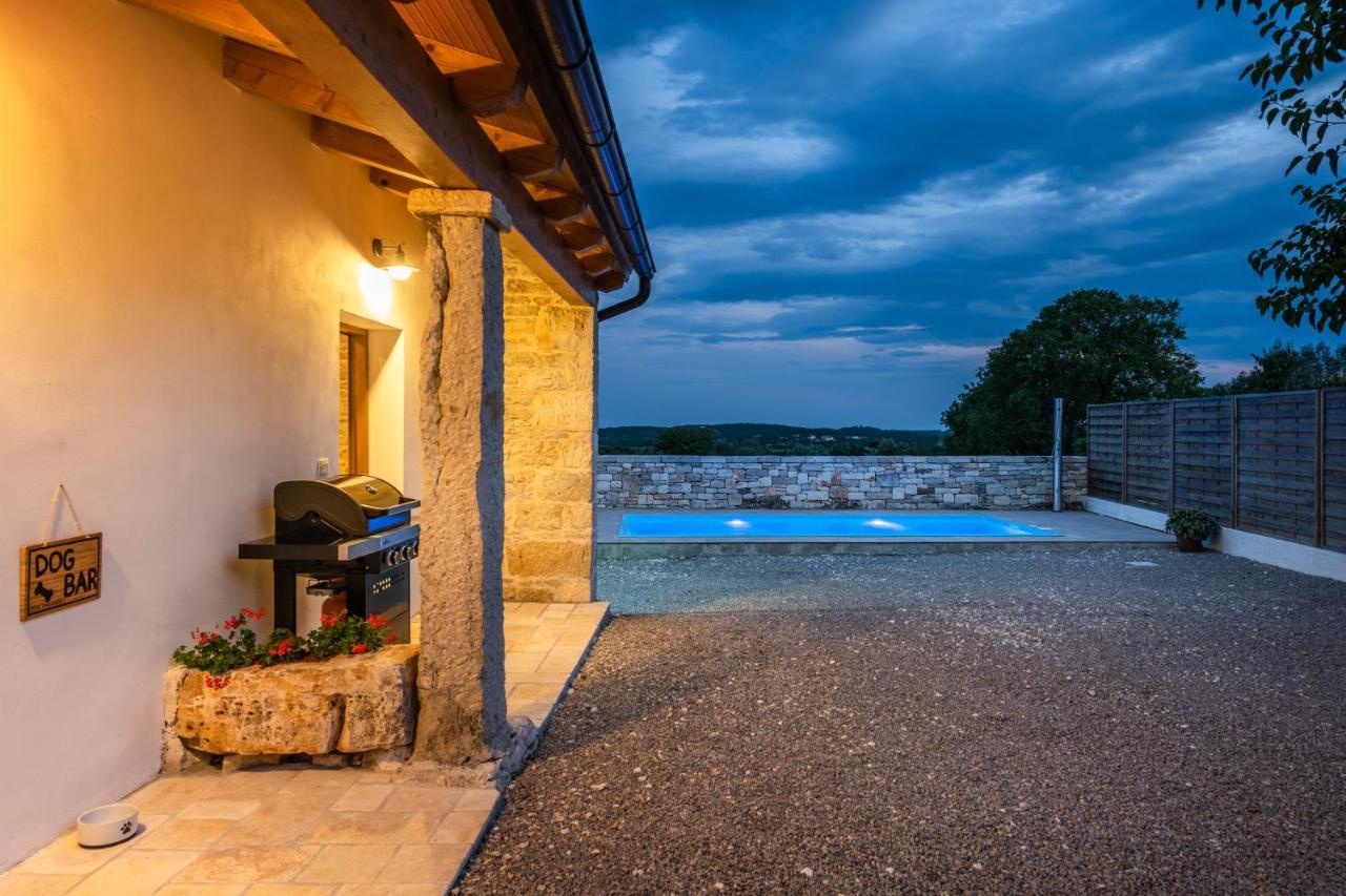 Honey House Villa Jural Exterior photo