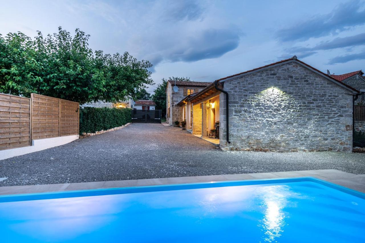Honey House Villa Jural Exterior photo